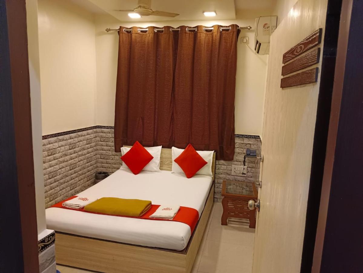 Hotel Nivara Нави Мумбай Екстериор снимка